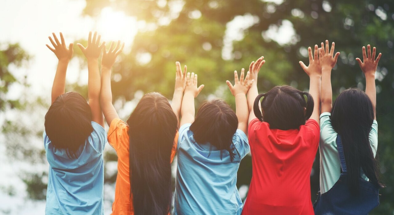 https://statics.cedscdn.it/photos/MED_HIGH/2026/09/30/9794936_30122745_garante_infanzia_relazione_denatalita_figli_famiglie_smartphone_cosa_dice.jpg