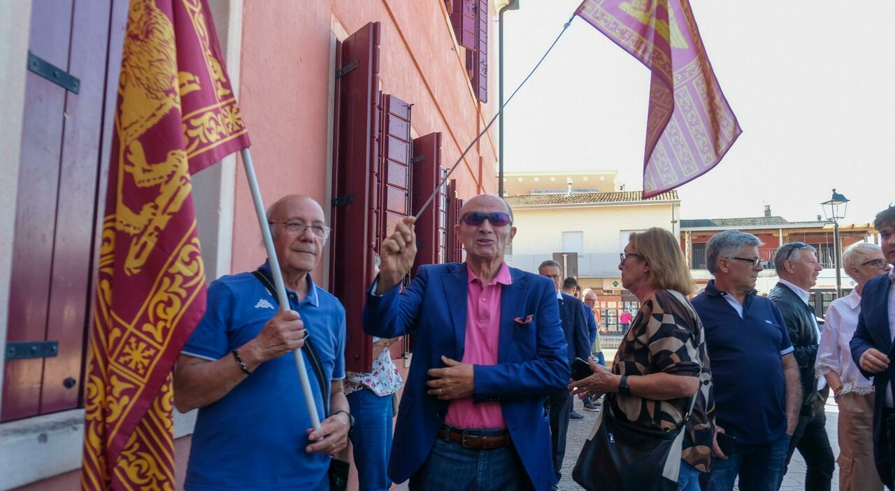 studenti parlano in arabo durante una pausa dalle lezioni la docente tornate al vostro paese se volete parlare la vostra lingua da Ilgazzettino.it studenti parlano in arabo durante una pausa dalle lezioni la docente tornate al vostro paese se volete parlare la vostra lingua