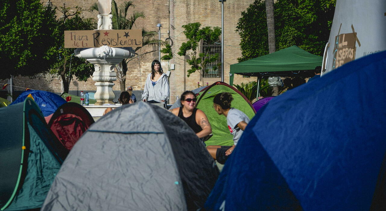 https://statics.cedscdn.it/photos/MED_HIGH/2026/10/01/9797846_01202300_crisi_abitativa_spagna_protesta_sfratto_anziana_dopo_70_anni.jpg