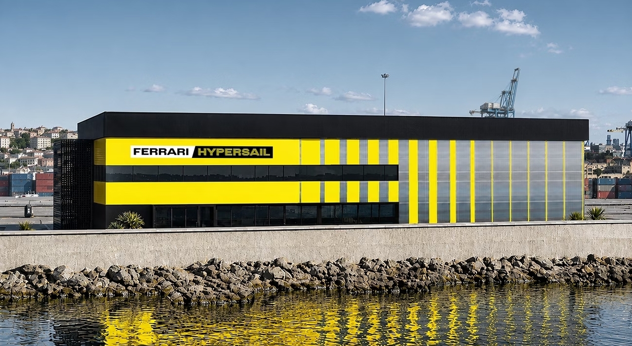 la base di Ferrari Hypersail a Livorno