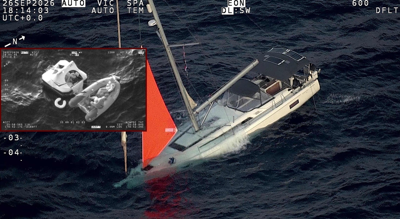 https://statics.cedscdn.it/photos/MED_HIGH/2026/10/01/9797962_01183127_yacht_balena.jpg