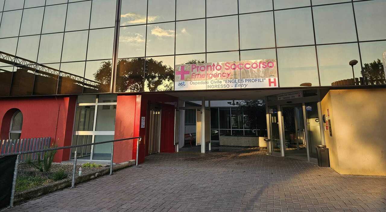 entra in ospedale si fa consegnare il telefono da un ricoverato e gli sottrae 800 euro denunciato 23enne a fabriano da Corriereadriatico.it entra in ospedale si fa consegnare il telefono da un ricoverato e gli sottrae 800 euro denunciato 23enne a fabriano