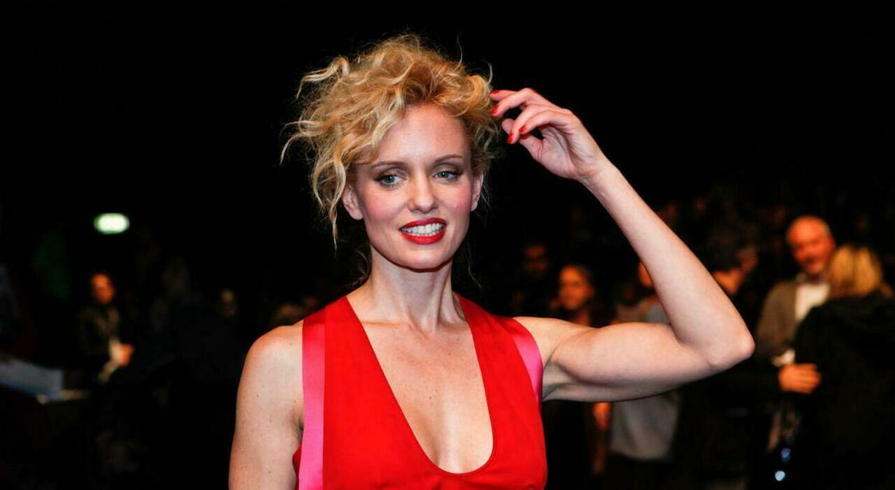 https://statics.cedscdn.it/photos/MED_HIGH/2026/10/02/9799568_02091419_7381205_04103024_justine_mattera_chi_e_ex_marito_paolo_limiti_morto.jpg