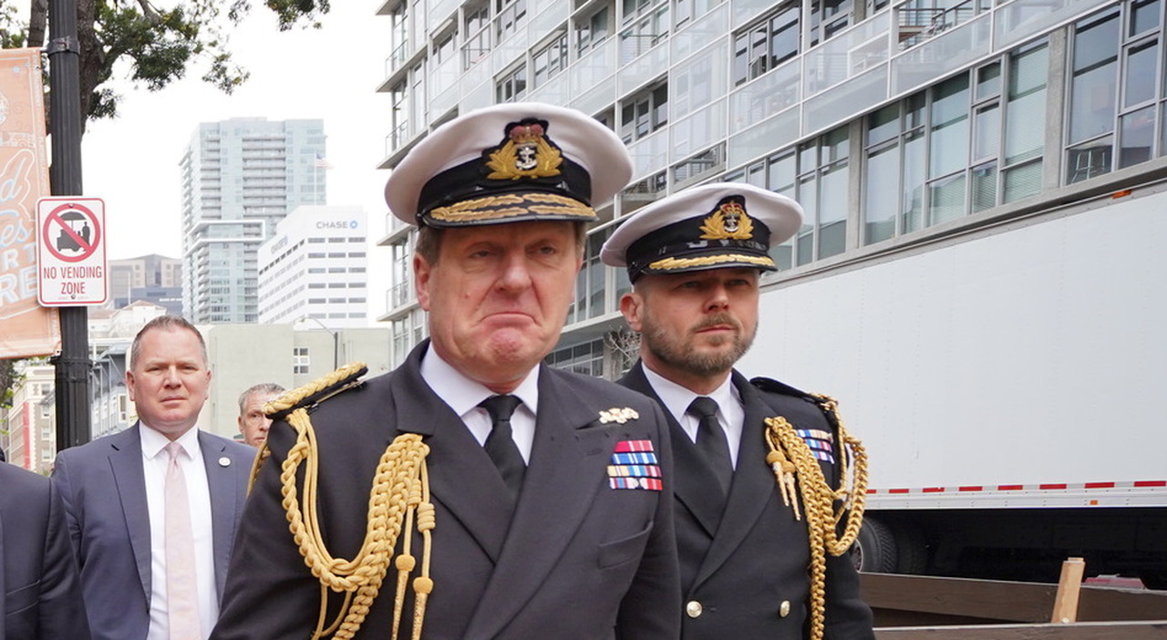 https://statics.cedscdn.it/photos/MED_HIGH/2026/10/02/9799692_02130613_ben_key_ex_capo_royal_navy_perde_titolo_sir_colpa_relazione_sottoposta_comportamento_sotto_standard_oggi.jpg