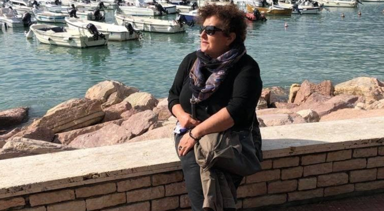 scivola per 200 metri in un dirupo mentre cerca funghi il compagno tenta di salvarla ma nadia muore sul colpo