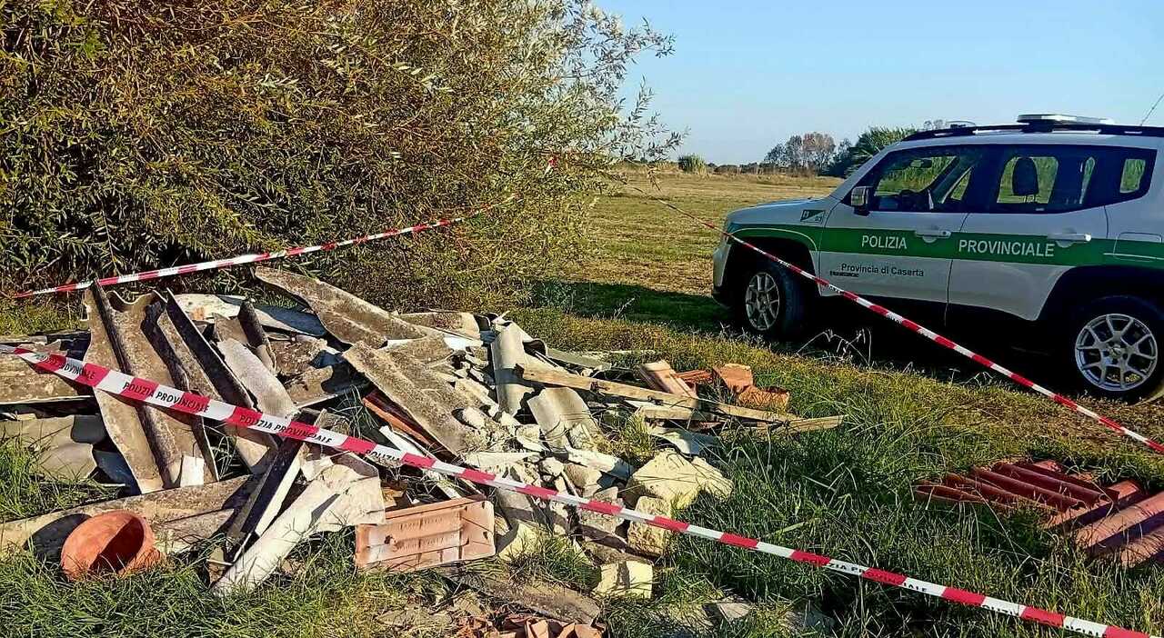 Mondragone, rinvenuto cemento-amianto in un terreno: sequestrato