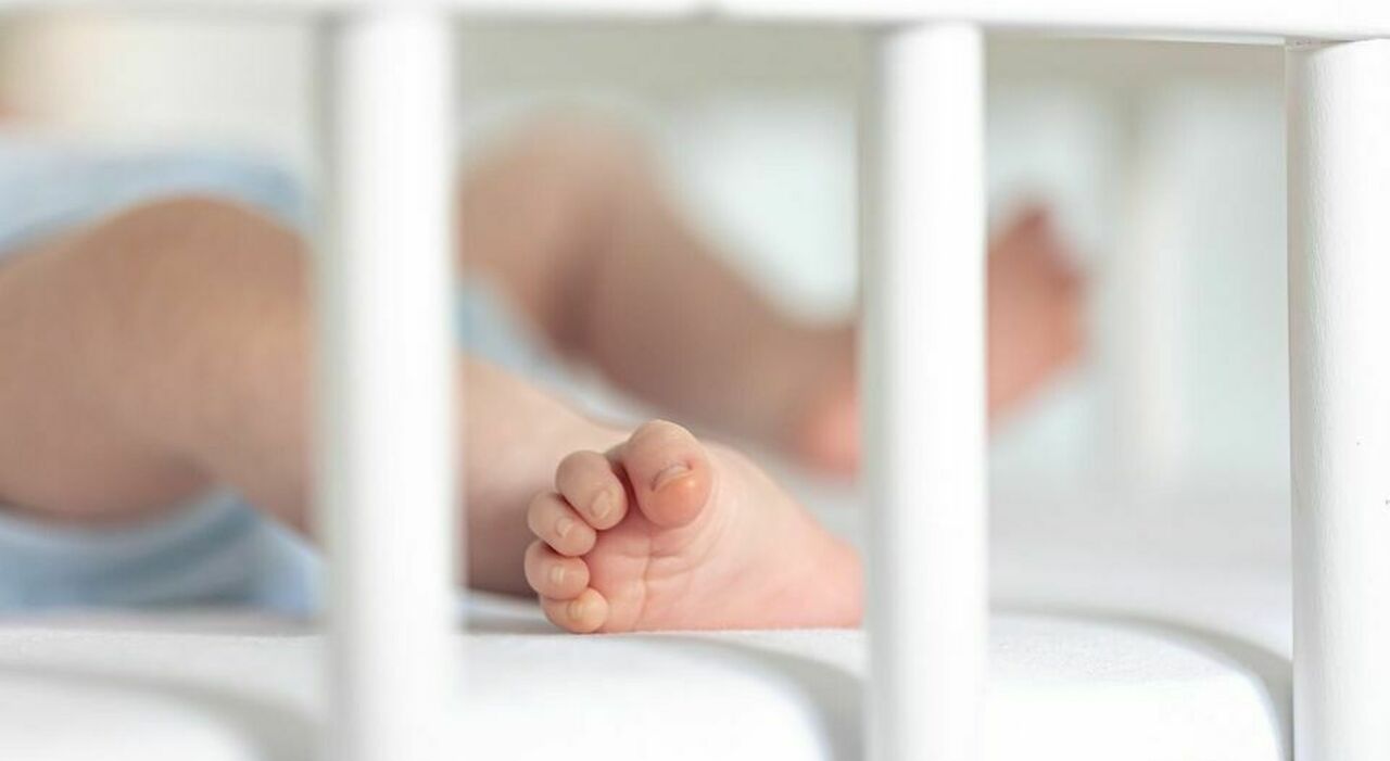 https://statics.cedscdn.it/photos/MED_HIGH/2026/10/03/9801970_03174408_bambino_morto_mogliano_veneto_baby_sitter.jpg