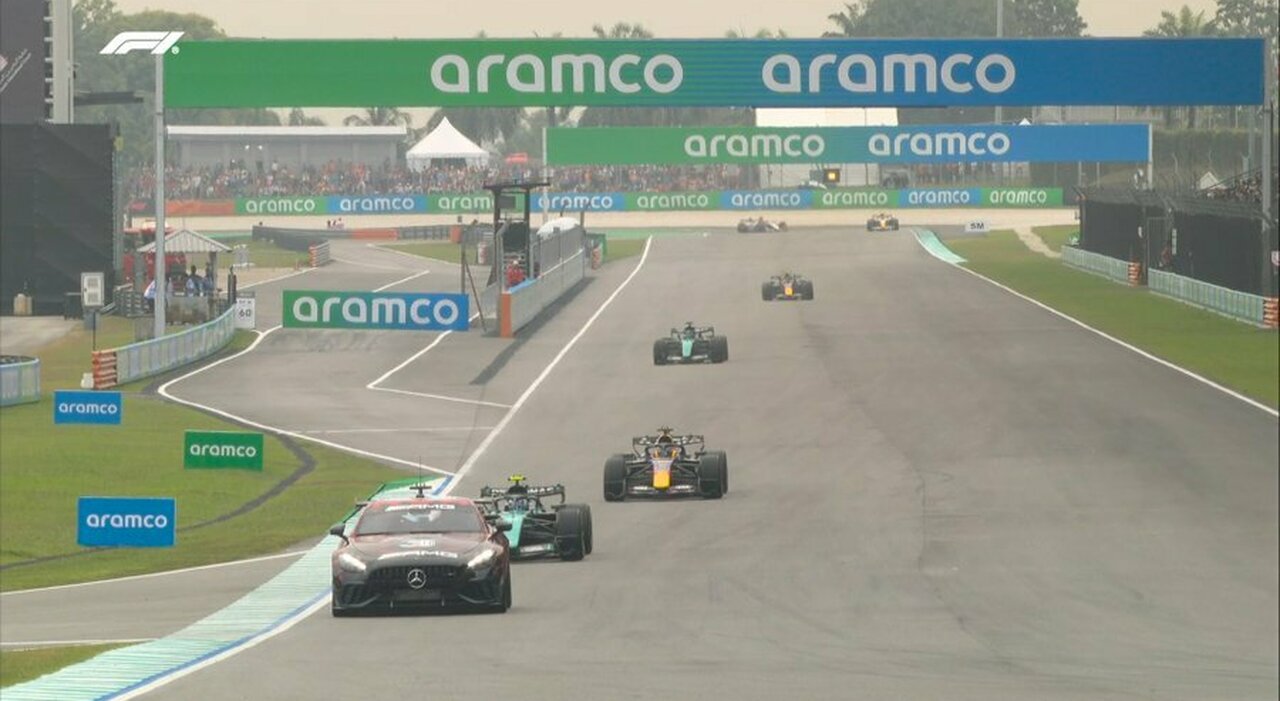 live gp del bahrain verstappen supera antonelli che perde anche la seconda posizione su russell da Ilmessaggero.it live gp del bahrain verstappen supera antonelli che perde anche la seconda posizione su russell