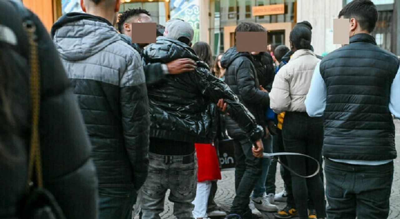 baby gang blocca i passanti per sfida e li minaccia i carabinieri chiamano i genitori di dieci ragazzi tra i 12 e i 14 anni da Ilgazzettino.it baby gang blocca i passanti per sfida e li minaccia i carabinieri chiamano i genitori di dieci ragazzi tra i 12 e i 14 anni