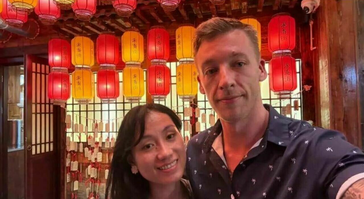 https://statics.cedscdn.it/photos/MED_HIGH/2026/10/03/9802144_03204408_cambio_vita_usa_cina_affitto_spese_quanto_paga_bradley_krae.jpg
