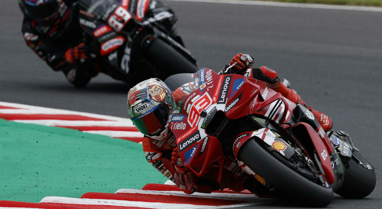 https://statics.cedscdn.it/photos/MED_HIGH/2026/10/04/9803298_04075716_motogp_giappone_le_pagelle_oggi_top_flop.jpg