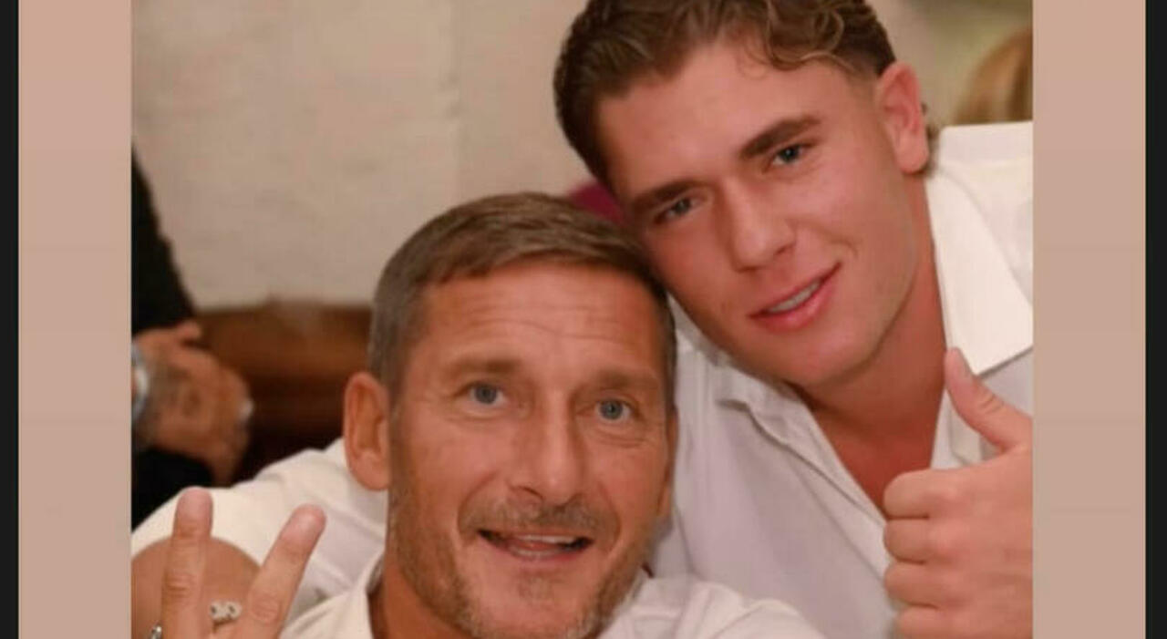 https://statics.cedscdn.it/photos/MED_HIGH/2026/10/04/9803756_04175710_totti_cristian_malattia.jpg