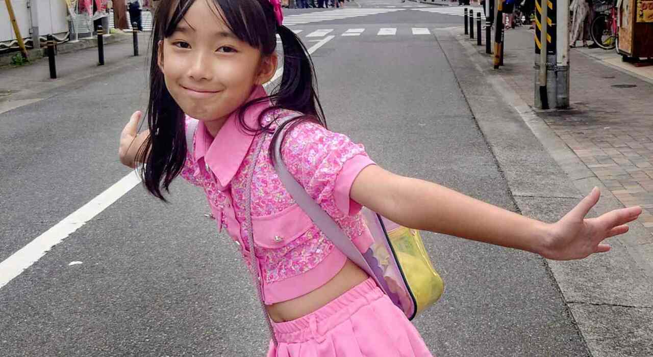 https://statics.cedscdn.it/photos/MED_HIGH/2026/10/04/9803803_04184427_hirata_runa_morta_8_anni_cantante_idol.jpg