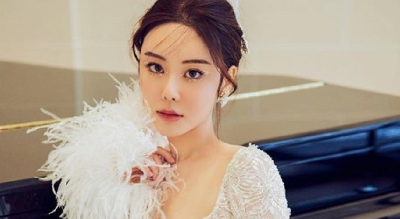 https://statics.cedscdn.it/photos/MED_HIGH/2026/10/05/9805385_05134808_abby_choi_processo_morte_modella_hong_kong.jpg