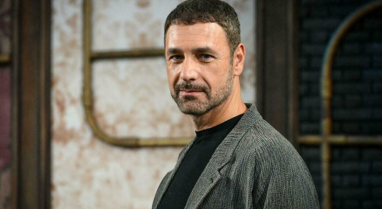 https://statics.cedscdn.it/photos/MED_HIGH/2026/10/05/9805628_05171817_raoul_bova.jpg