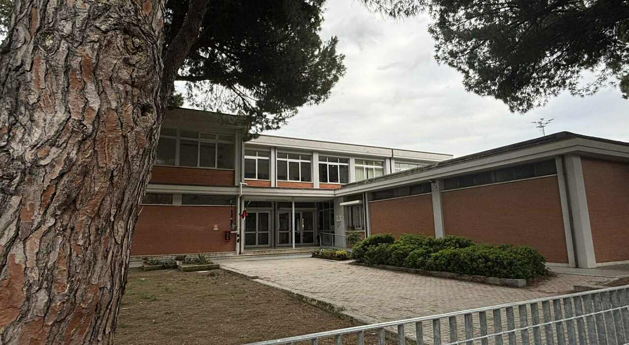 senigallia c232 uno studente con un coltello 13enne perquisito fuori da scuola il padre uninvenzione far242 denuncia da Corriereadriatico.it senigallia c232 uno studente con un coltello 13enne perquisito fuori da scuola il padre uninvenzione far242 denuncia