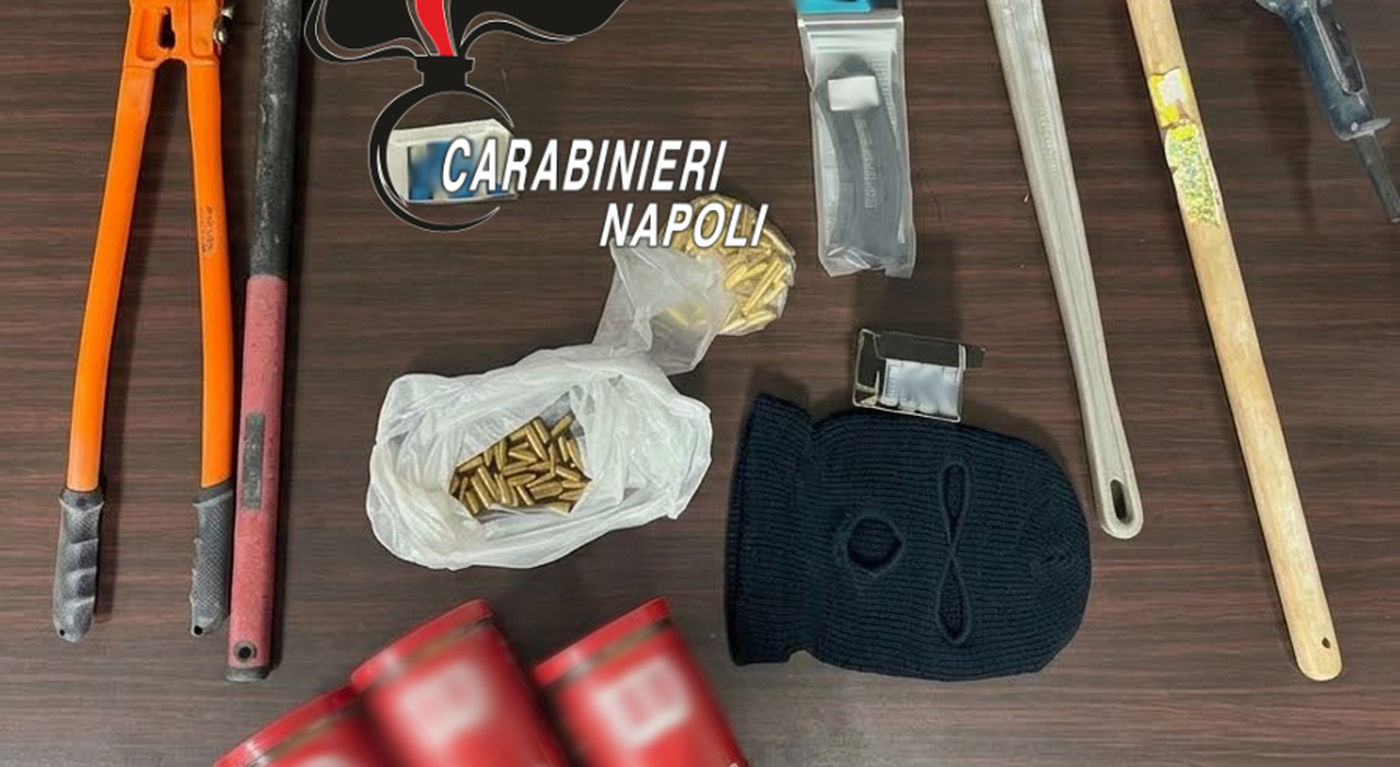 tentano furto in una tabaccheria sparatoria con i carabinieri durante l inseguimento a pozzuoli da Ilmattino.it tentano furto in una tabaccheria sparatoria con i carabinieri durante l inseguimento a pozzuoli