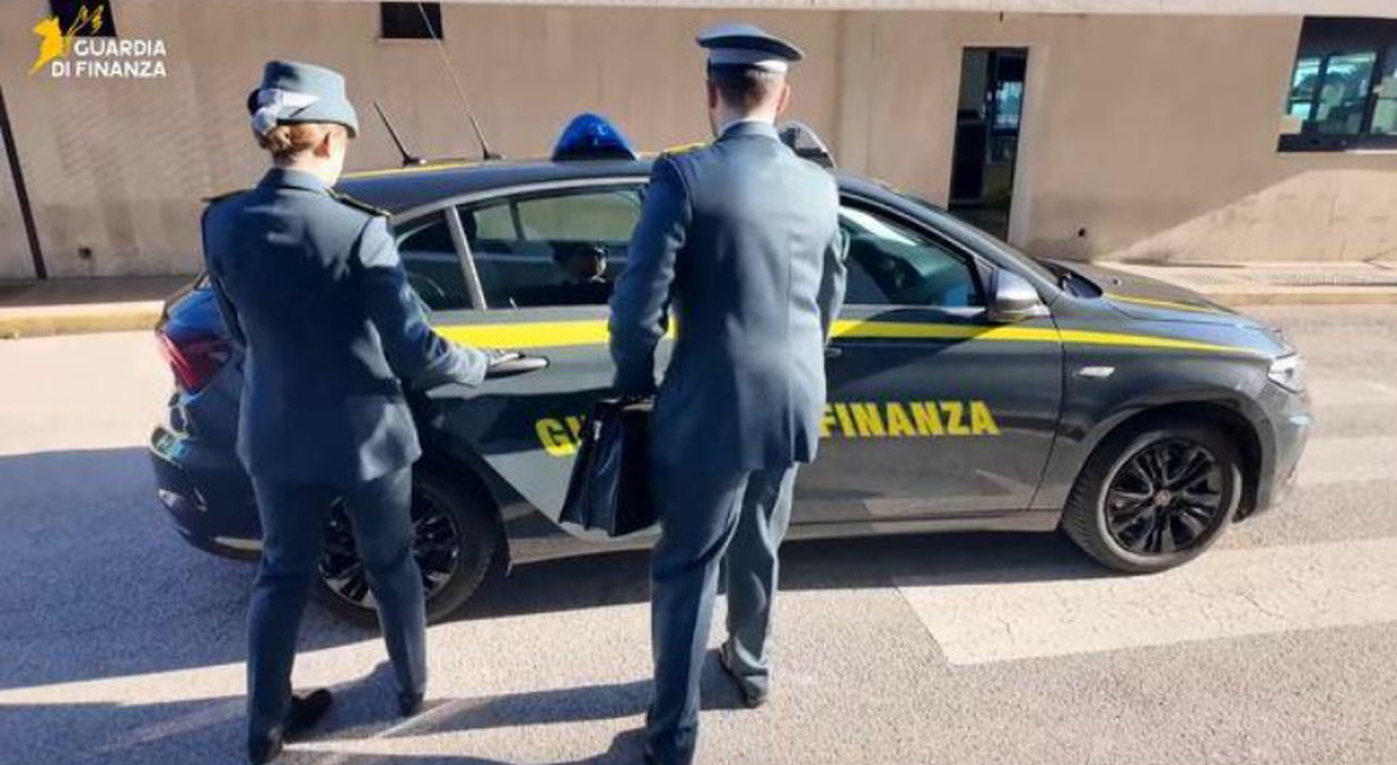 peculato e frode fiscale arrestati curatrice fallimentare e coniuge
