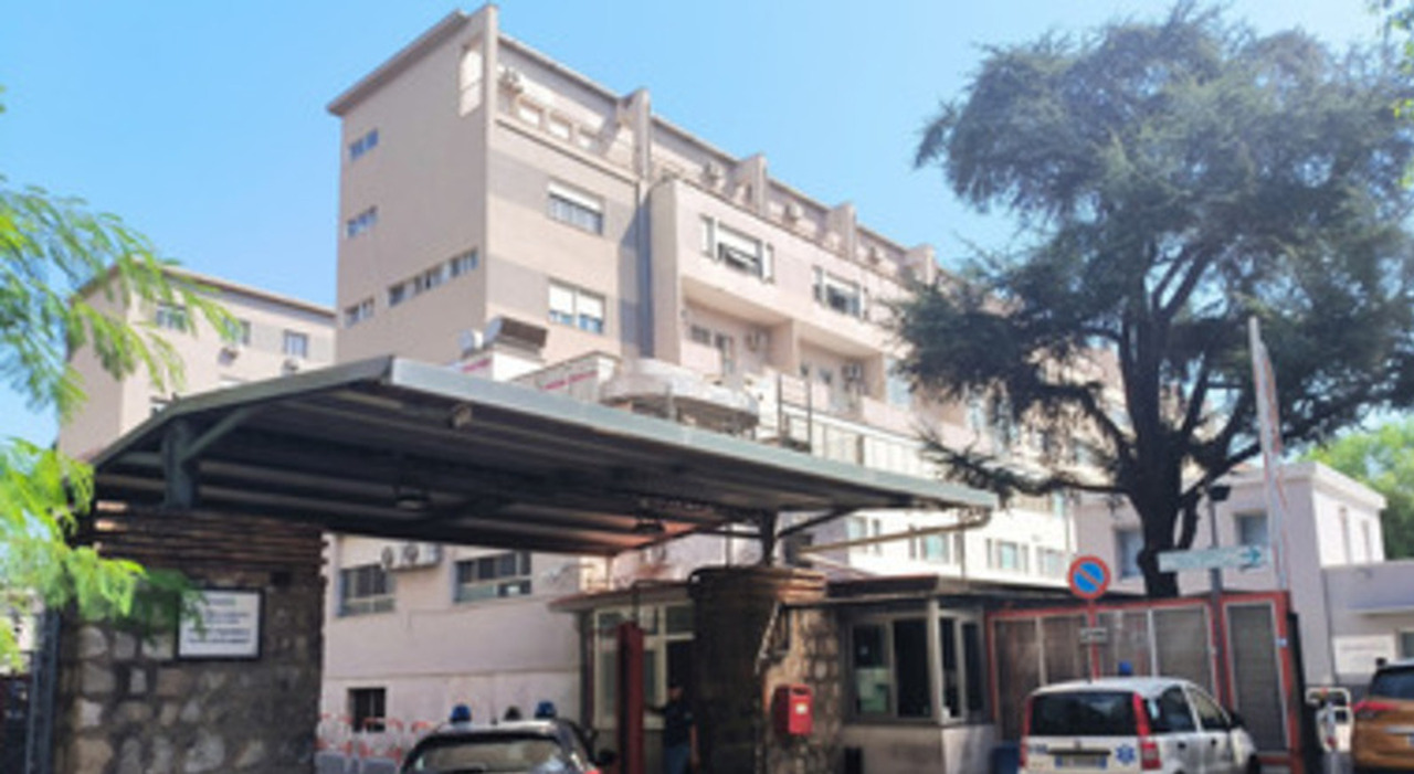 https://statics.cedscdn.it/photos/MED_HIGH/2026/10/07/9809613_07114436_neonato_morto_castellammare_arrestata_ex_primaria_medici_coinvolti_sopesi_indagati.jpg