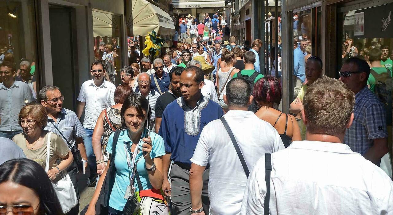 borseggiatrici a venezia prese di mira le commesse dei negozi di lusso ci sputano addosso e fanno il gesto di tagliarci la gola da Ilgazzettino.it borseggiatrici a venezia prese di mira le commesse dei negozi di lusso ci sputano addosso e fanno il gesto di tagliarci la gola