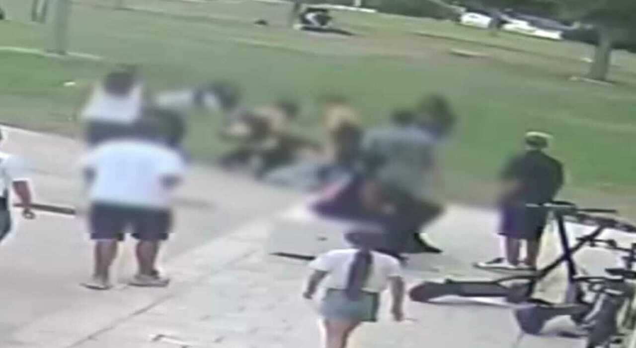 io picchiata al parco vi ho visti tutti giuditta le fasi dell aggressione in un filmato choc da Quotidianodipuglia.it io picchiata al parco vi ho visti tutti giuditta le fasi dell aggressione in un filmato choc