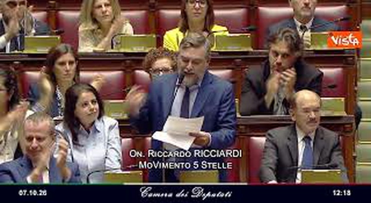 https://statics.cedscdn.it/photos/MED_HIGH/2026/10/07/9809935_poster.jpg