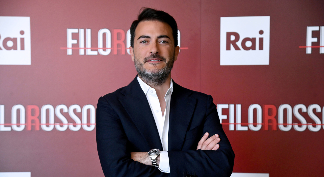 https://statics.cedscdn.it/photos/MED_HIGH/2026/10/07/9810025_07173522_filorosso_chiude_rai2_monteleone_cosa_sappiamo.jpg