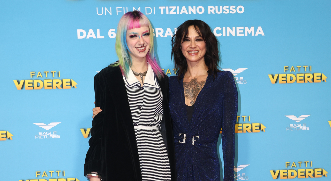 https://statics.cedscdn.it/photos/MED_HIGH/2026/10/07/9810107_07182544_anna_lou_castoldi_borsa_rubata_video_privato_social_denuncia_renge_porn_oggi.jpg