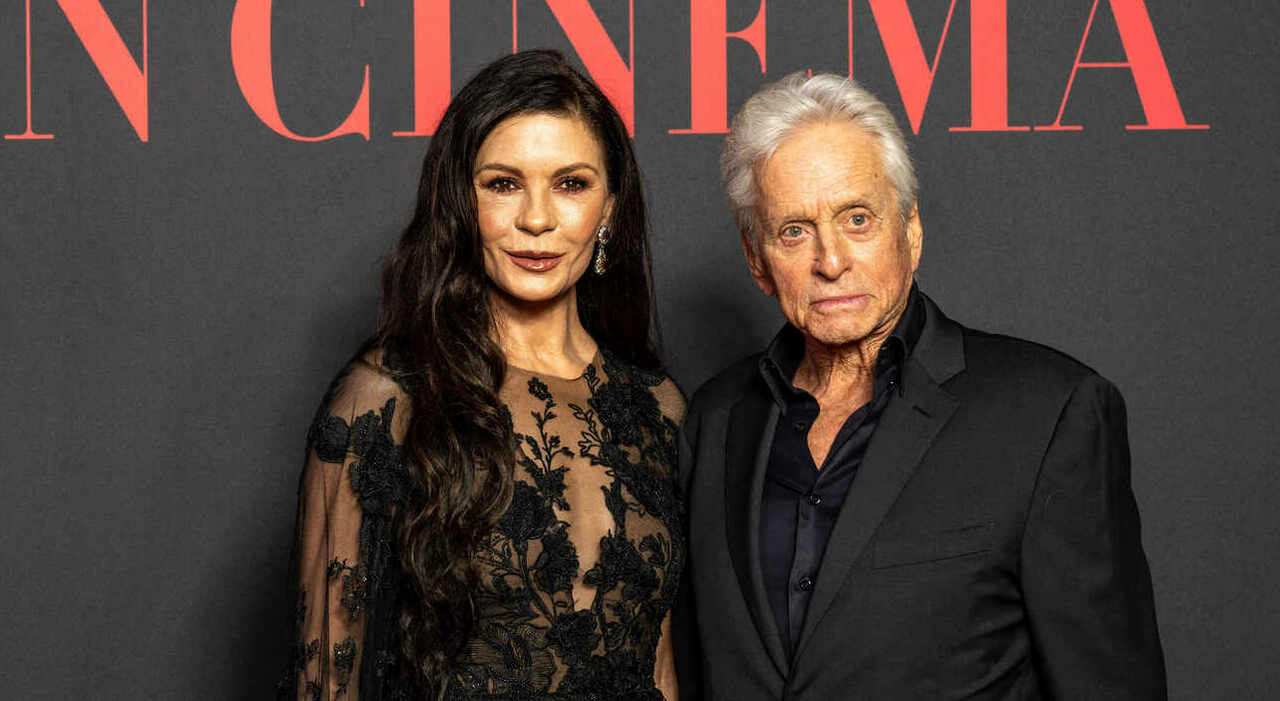 https://statics.cedscdn.it/photos/MED_HIGH/2026/10/07/9810340_07211204_michael_douglas_catherine_zeta_jones_cena_ubriaco_fradicio_ultimatum_5_telefonate_donne_oggi.jpg