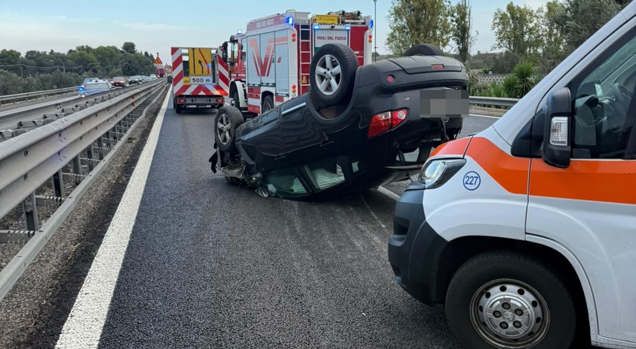 incidente sulla lecce maglie lo scontro tra quattro auto due feriti gravi