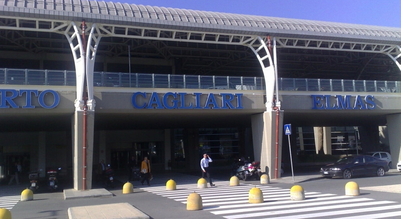 https://statics.cedscdn.it/photos/MED_HIGH/2026/10/08/9812300_08155831_aeroporti.jpg