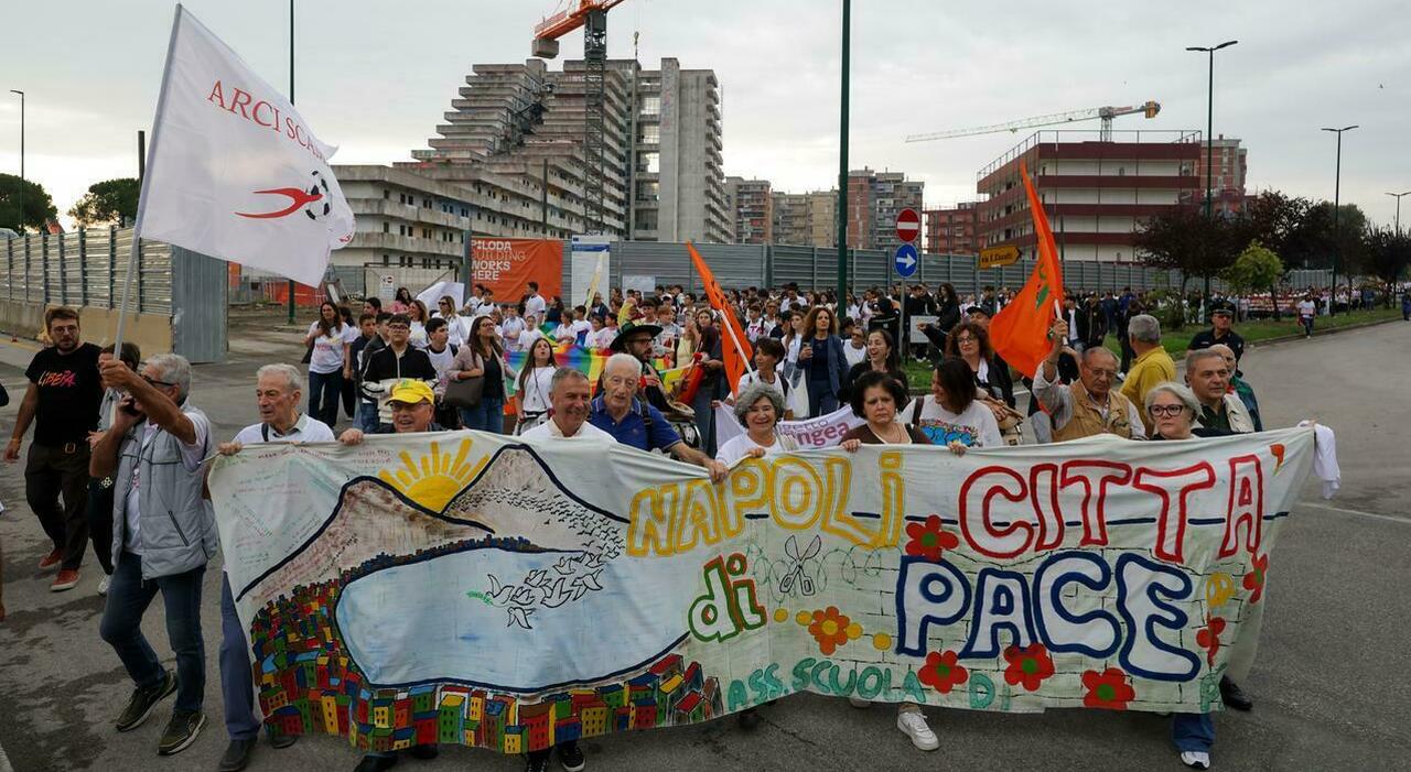 scampia marcia anti clan in migliaia per la legalit224 ora basta con il silenzio da Ilmattino.it scampia marcia anti clan in migliaia per la legalit224 ora basta con il silenzio