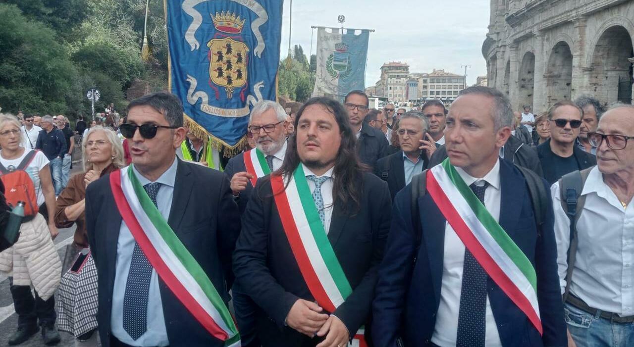 terremoto campi flegrei in 700 a roma c 232 il pressing dei sindaci ora il governo ci ascolti da Ilmattino.it terremoto campi flegrei in 700 a roma c 232 il pressing dei sindaci ora il governo ci ascolti