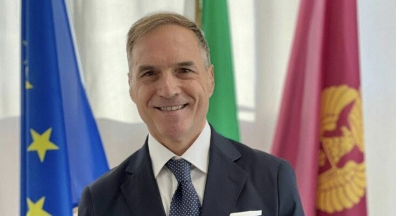questura arriva fausto lamparelli ritorno a napoli dopo gli anni da capo della squadra mobile da Ilmattino.it questura arriva fausto lamparelli ritorno a napoli dopo gli anni da capo della squadra mobile
