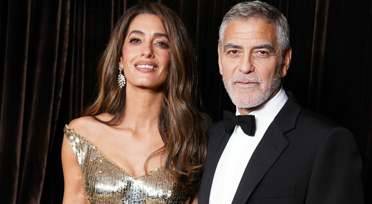 https://statics.cedscdn.it/photos/MED_HIGH/2026/10/10/9816524_10160618_george_amal_clooney_matrimonio_figli_red_carpet_the_albies.jpg