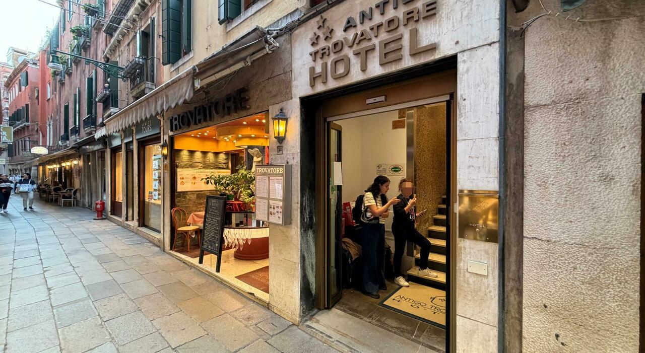 stanze a 15 euro a venezia flotte di turisti allhotel antigo trovatore circa 3000 persone sono state truffate 200 stato hackerato il sito da Ilgazzettino.it stanze a 15 euro a venezia flotte di turisti allhotel antigo trovatore circa 3000 persone sono state truffate 200 stato hackerato il sito