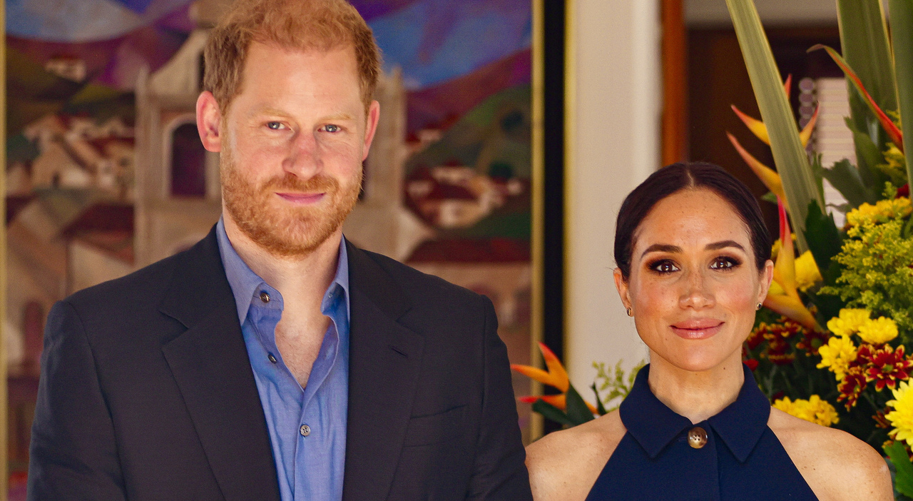 https://statics.cedscdn.it/photos/MED_HIGH/2026/10/12/9819805_12113038_harry_meghan_natale_lontano_reali_mamma_doria_ragland_guerra_fredda_oggi.jpg