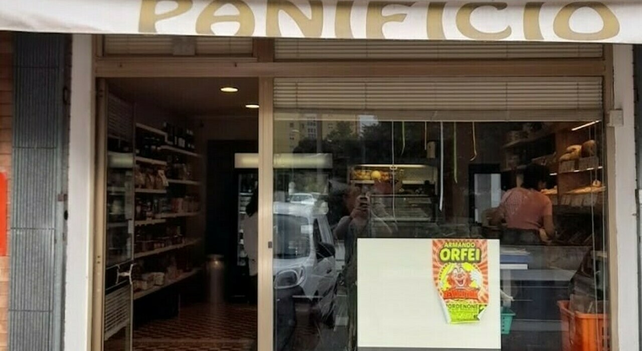 un biglietto sul bancone per i clienti il panificio salvato da massimo vazzoler di nuovo a rischio chiusura da Ilgazzettino.it un biglietto sul bancone per i clienti il panificio salvato da massimo vazzoler di nuovo a rischio chiusura