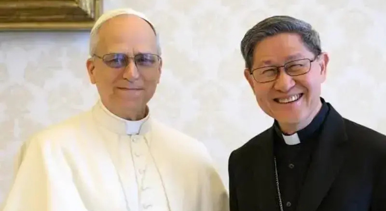 https://statics.cedscdn.it/photos/MED_HIGH/2026/10/12/9820440_12184833_luis_antonio_tagle_chi_e_cardinale_decano_vice_papa_leone.jpg