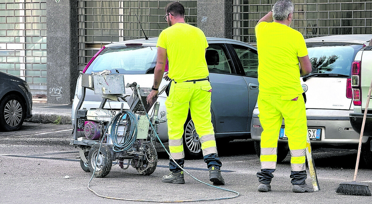 nuove strisce blu a lecce partiti i lavori nellarea stazione da Quotidianodipuglia.it nuove strisce blu a lecce partiti i lavori nellarea stazione