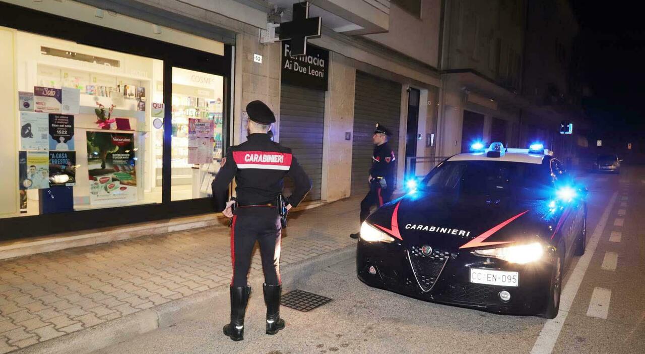 due farmacie rapinate in quattro giorni la banda fa irruzione e razzia tutto dipendenti e clienti sotto choc da Ilgazzettino.it due farmacie rapinate in quattro giorni la banda fa irruzione e razzia tutto dipendenti e clienti sotto choc