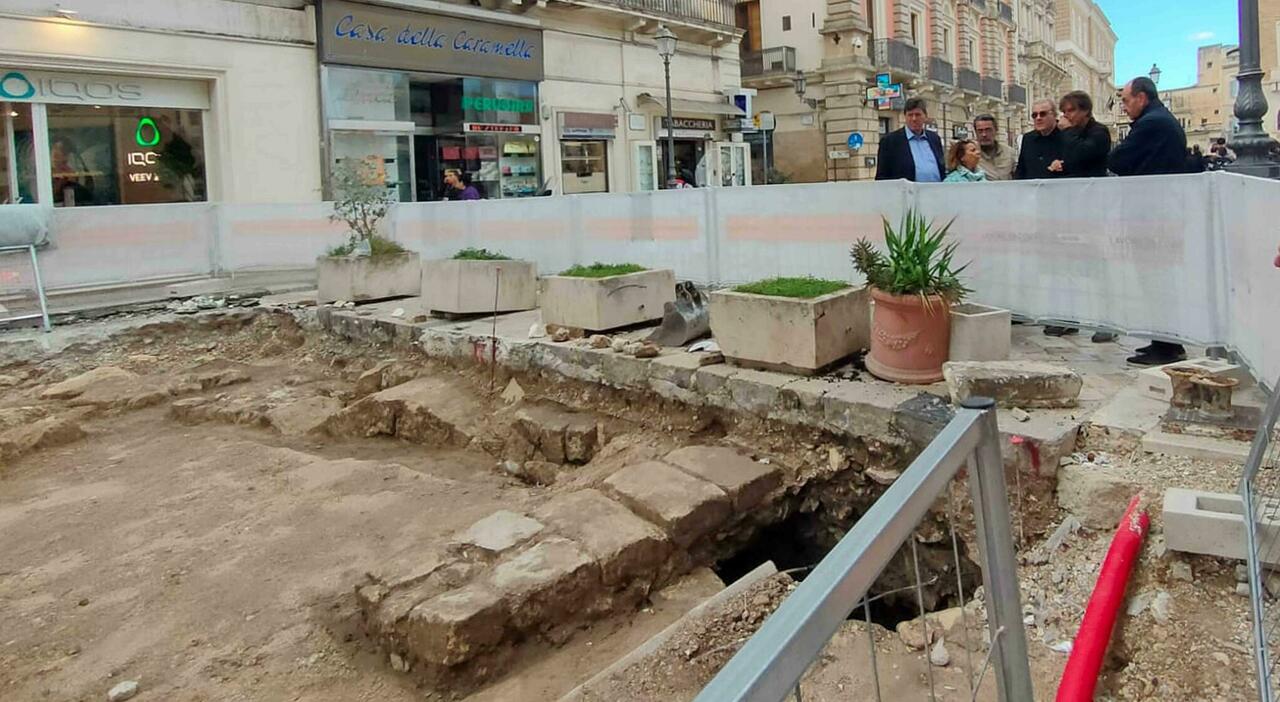 lecce nuova scoperta archeologica in via fazzi riaffiora un altra parte dell anfiteatro romano da Quotidianodipuglia.it lecce nuova scoperta archeologica in via fazzi riaffiora un altra parte dell anfiteatro romano