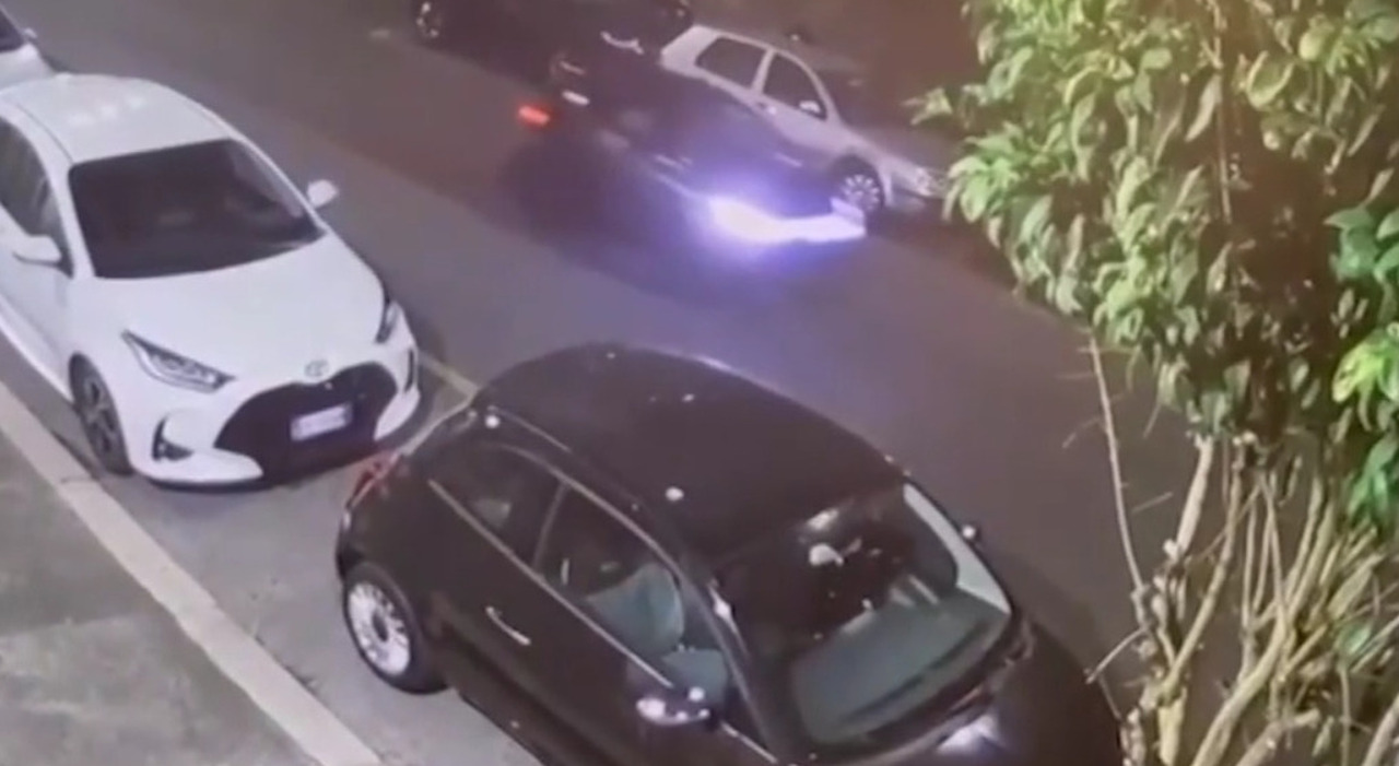 https://statics.cedscdn.it/photos/MED_HIGH/2026/10/15/9827410_15195623_minicar_dash_cam_violenza_video.jpg