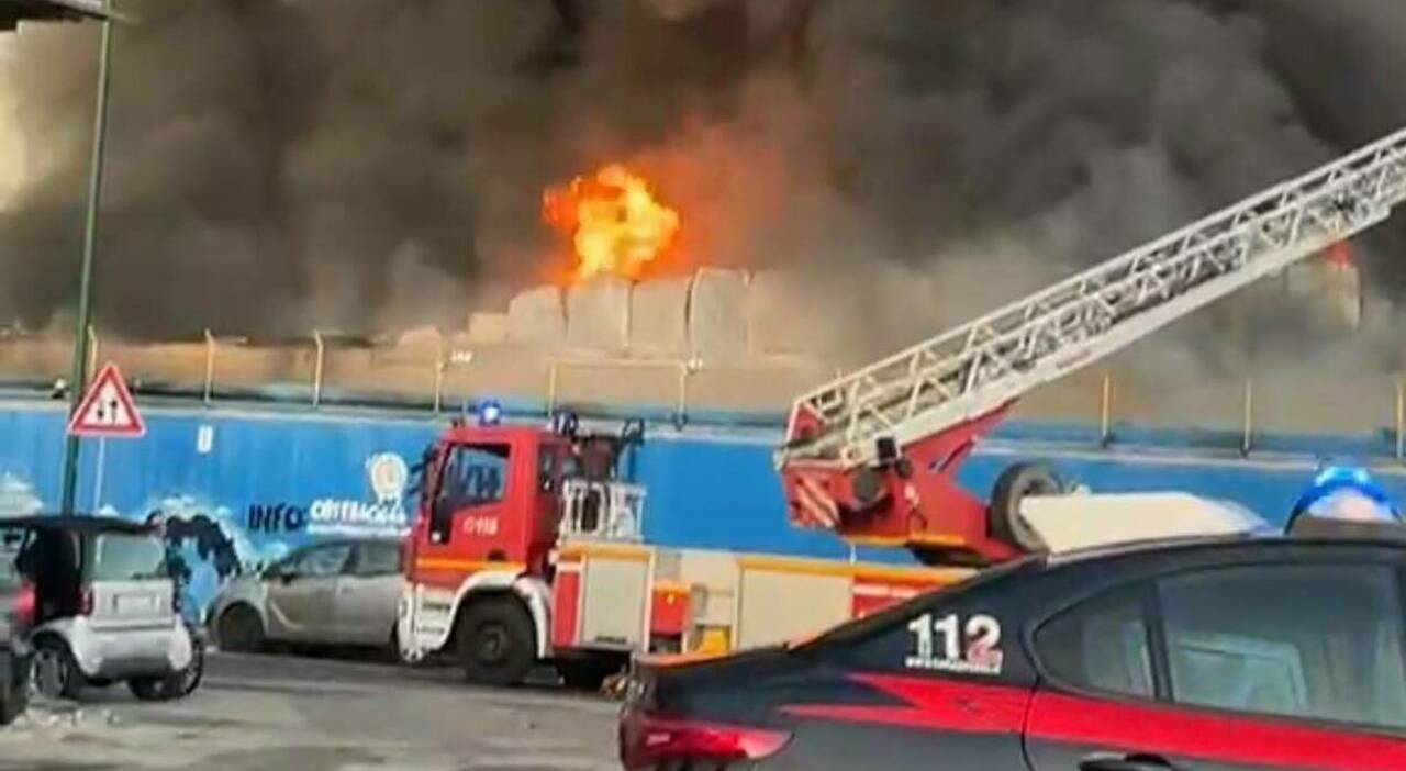 rogo tossico in via brin a napoli una nube nera sulla citt224 paura per i cittadini e miasmi respirati per ore da Ilmattino.it rogo tossico in via brin a napoli una nube nera sulla citt224 paura per i cittadini e miasmi respirati per ore