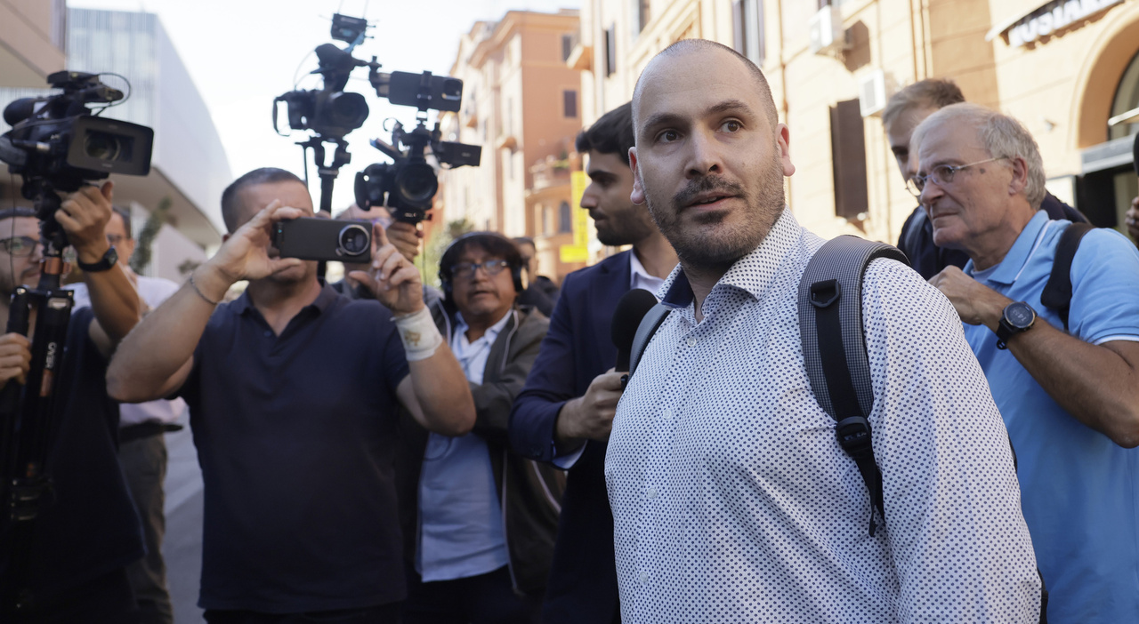 https://statics.cedscdn.it/photos/MED_HIGH/2026/10/16/9829536_16183259_garlasco_sempio_no_indagato_vita_meglio_processo_oggi.jpg