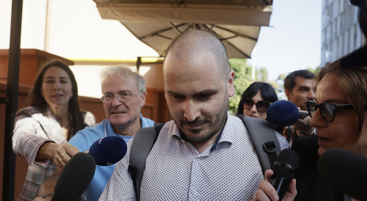 https://statics.cedscdn.it/photos/MED_HIGH/2026/10/16/9829551_16185107_andrea_sempio_no_assassino_chiara_poggi_perche_no_scena_crimine_difesa_consulenze_oggi.jpg