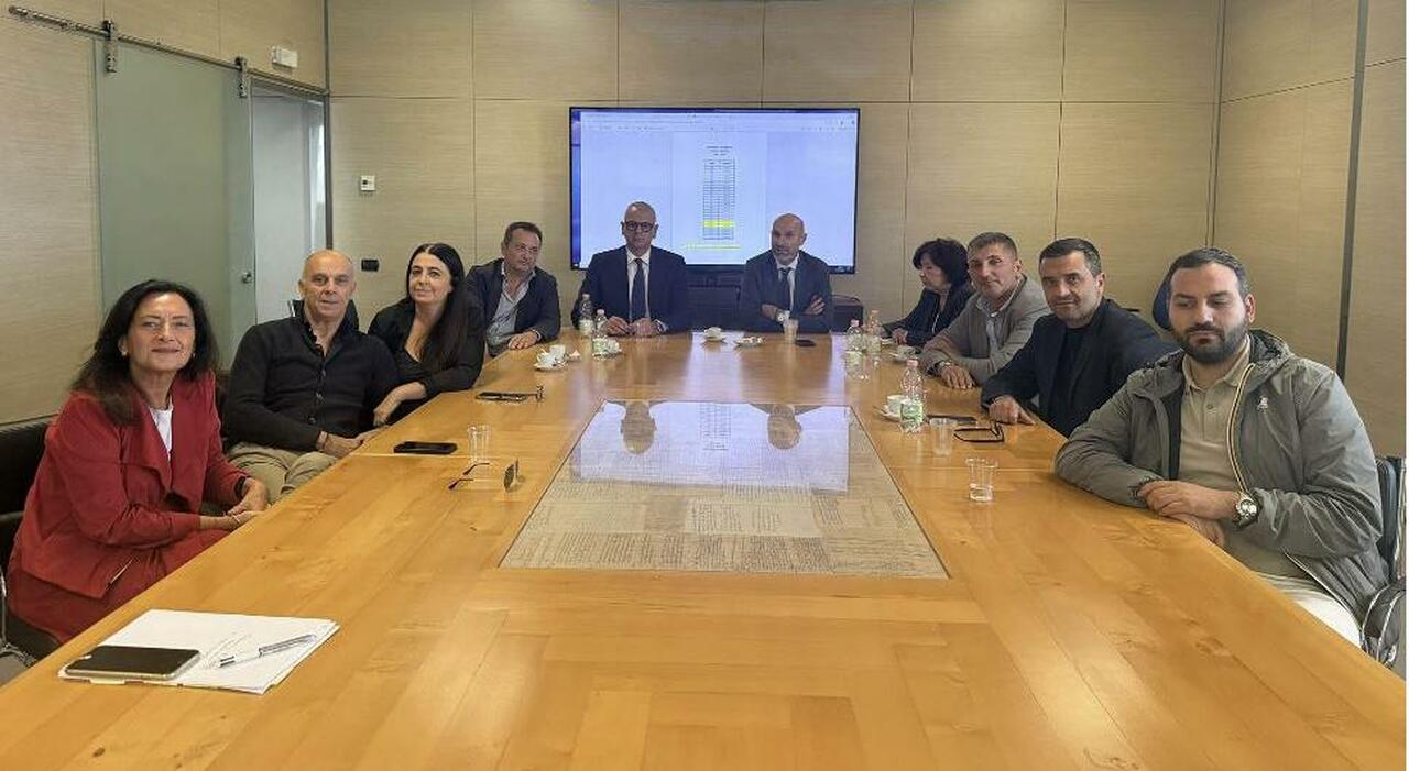ancora tensioni in maggioranza a dividere forza italia e fratelli d italia stavolta 232 laeroporto da Quotidianodipuglia.it ancora tensioni in maggioranza a dividere forza italia e fratelli d italia stavolta 232 laeroporto