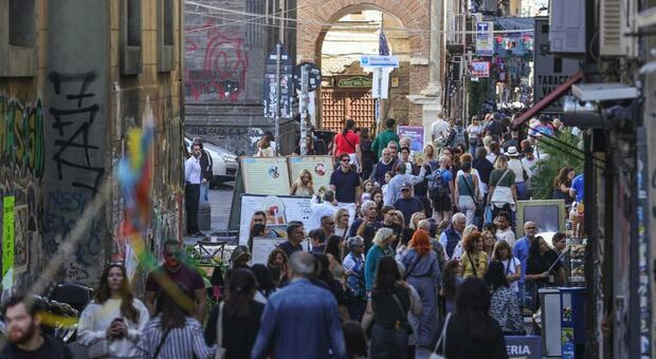 il weekend di napoli dal mare alla maratona record di turisti in citt224 ottobrata napoletana da Ilmattino.it il weekend di napoli dal mare alla maratona record di turisti in citt224 ottobrata napoletana