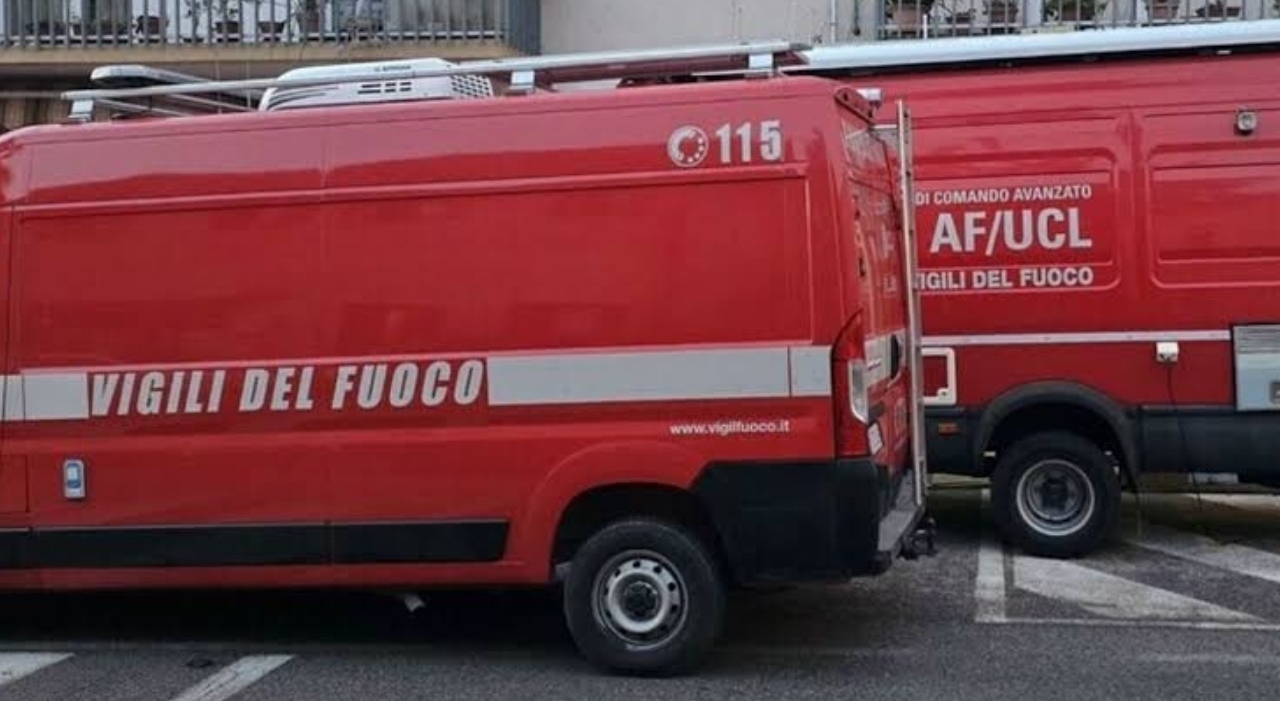 https://statics.cedscdn.it/photos/MED_HIGH/2026/10/19/9834918_19140624_allarme_bomba.jpg