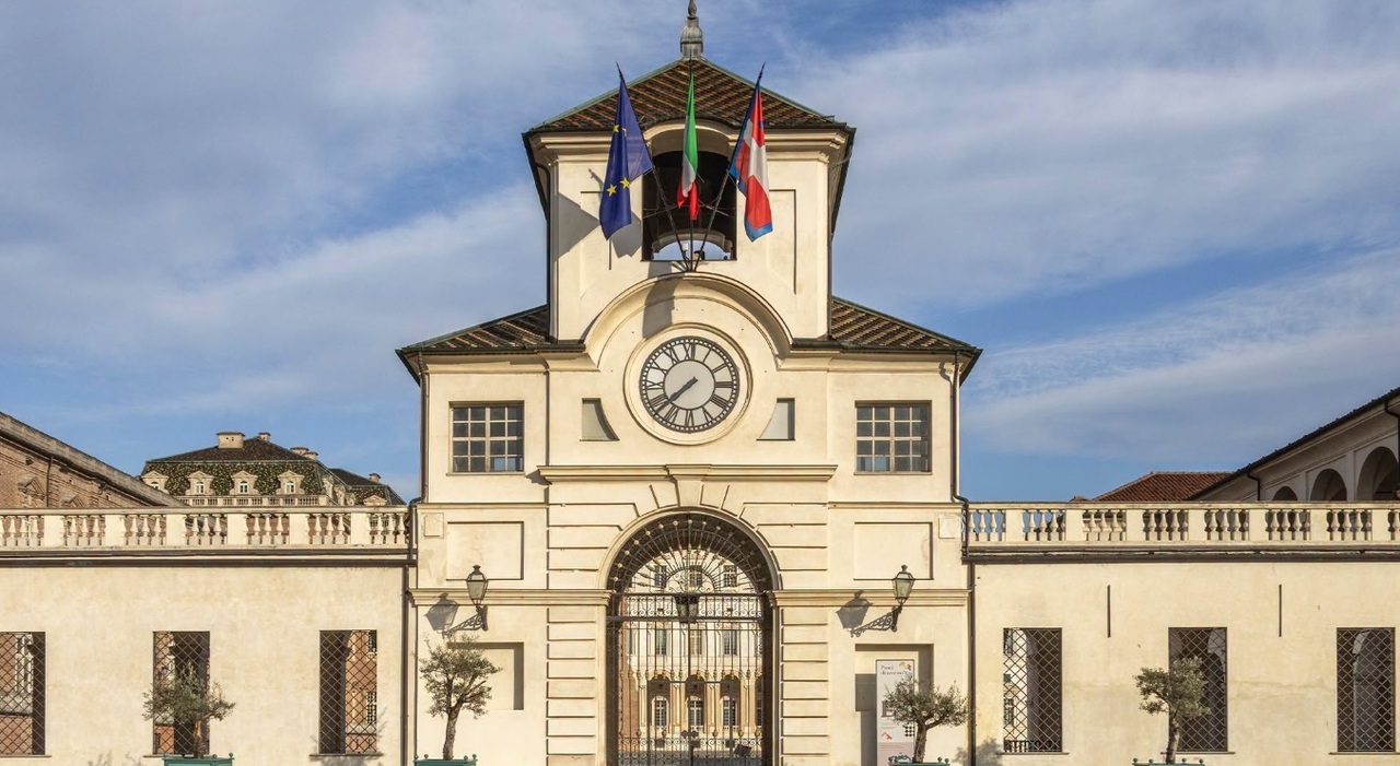 https://statics.cedscdn.it/photos/MED_HIGH/2026/10/19/9835348_19194556_reggia_venaria.jpg